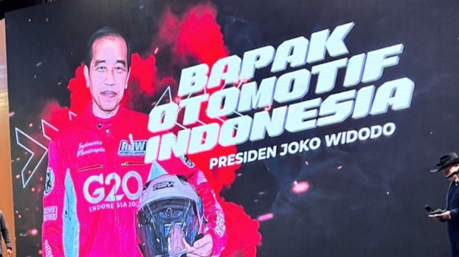 Presiden Joko Widodo Dinobatkan Jadi Bapak Otomotif Indonesia