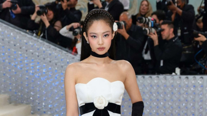 Jennie BLACKPINK Tampil Menawan Di Met Gala 2023