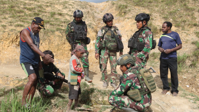 Pasukan Tengkorak Kostrad Tni Sulap Makam Kepala Suku Besar Opm