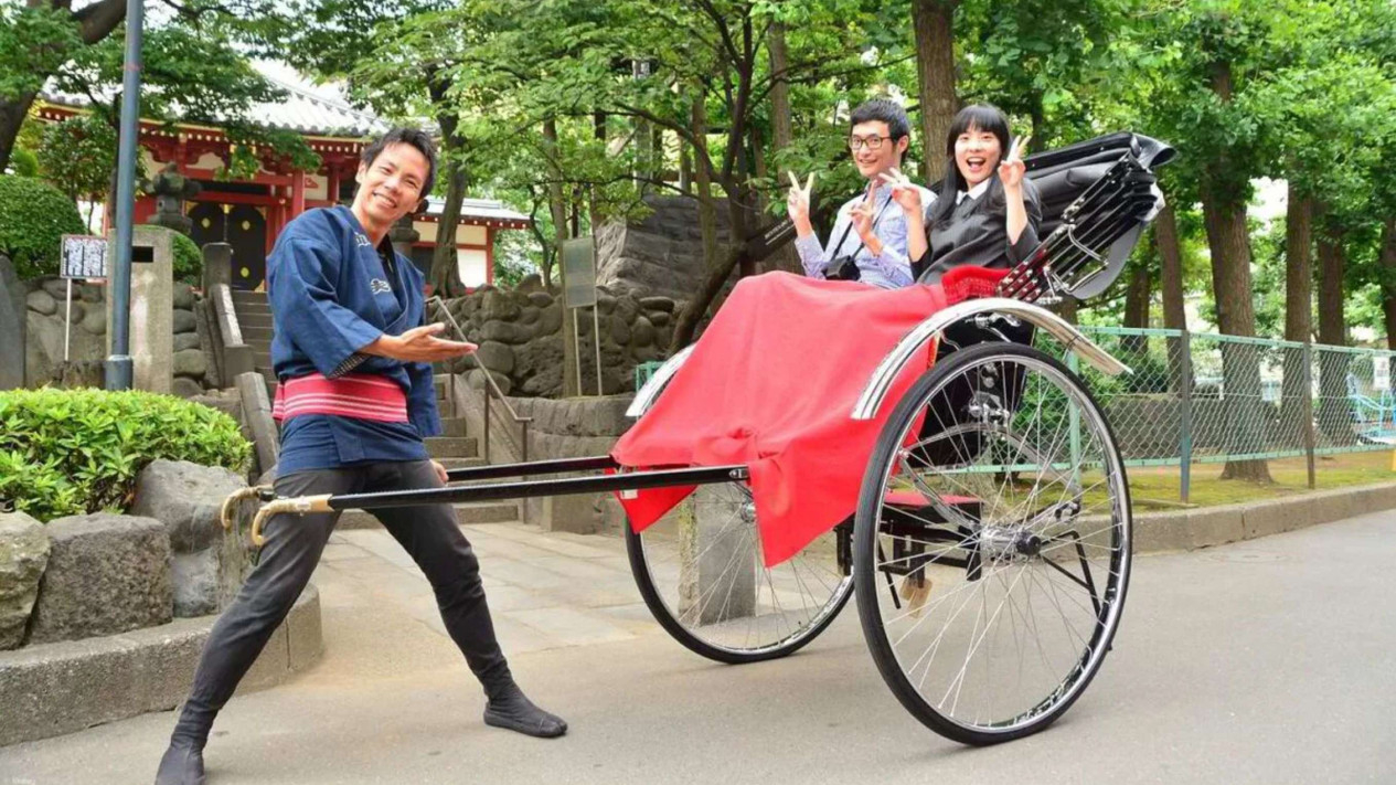 Foto Jelajahi Sisi Tradisional Jepang Menggunakan Becak Dan Disopiri