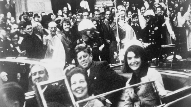John F Kennedy Sesaat Sebelum Ditembak di Dallas Texas