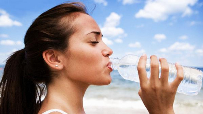 Minum air