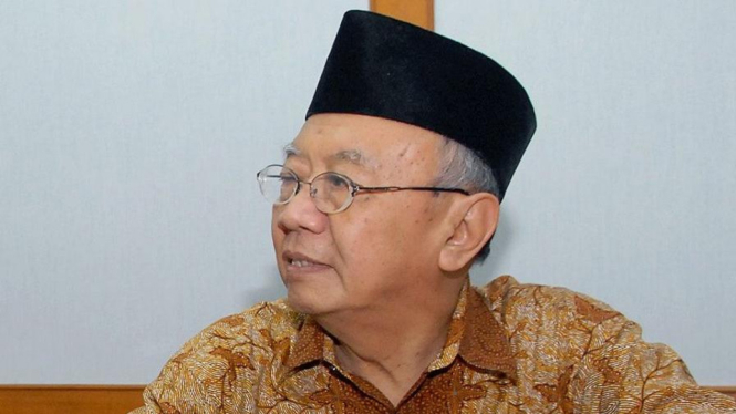 Salahuddin Wahid atau Gus Solah