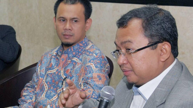 Politisi Golkar, Priyo Budi Santoso dan Ketua Fraksi PKS Mahfudz Siddiq