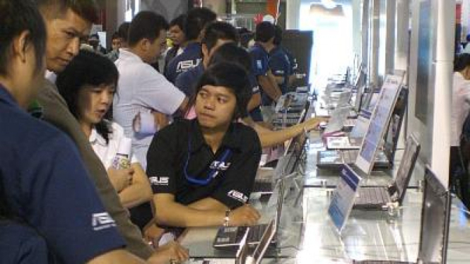 Booth Asus di Mega Bazaar Computer Jakarta beberapa waktu silam. 