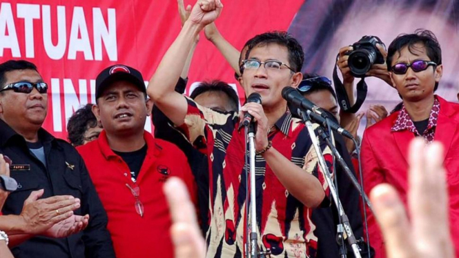 Budiman Sudjatmiko saat berorasi di acara kampanye PDIP