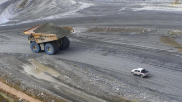 Kegiatan penambangan tembaga dan emas PT Newmont Nusa Tenggara.