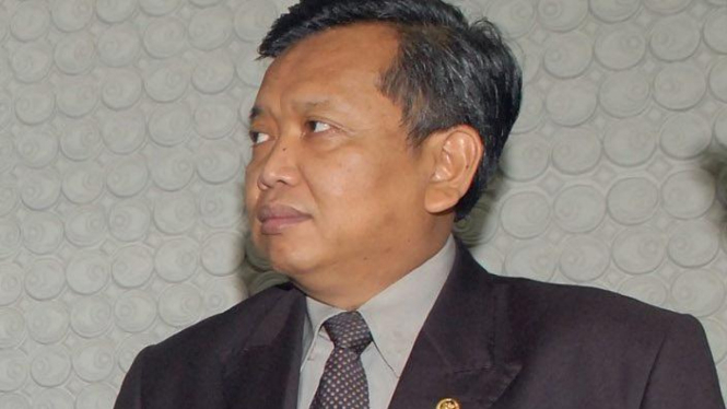 Akhmad Muqowam