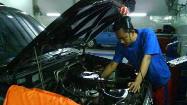 Pengecekan mobil 