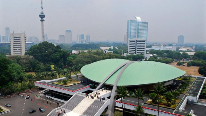 Gedung DPR/MPR.