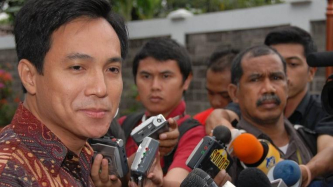 Juru Bicara Presiden, Julian Aldrin Pasha