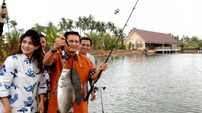 Hanna Hasanah dan suaminya, Fadel Muhammad 