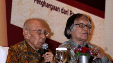 Widjojo Nitisastro dan Jakob Oetama