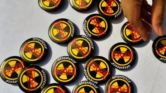 Aksi Anti Nuklir Greenpeace