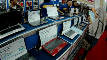 Pameran komputer di Jakarta beberapa waktu silam.