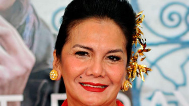 Christine Hakim Hadiri Premiere Eat, Pray and Love