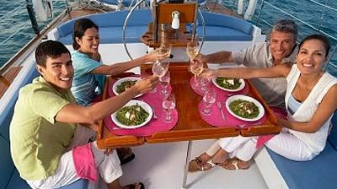Berbuka di Kapal Pesiar