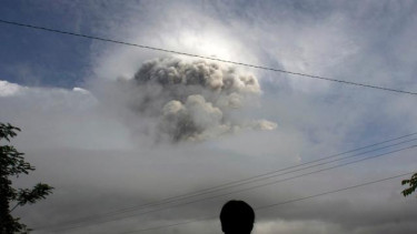MERAPI MELETUS LAGI