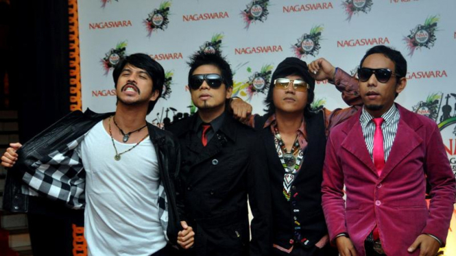 Group Band The Dance Company