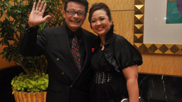 Koes Hendratmo dan Aprilia Puspitawati