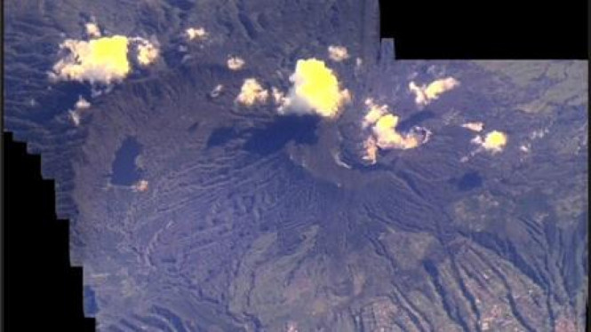 Tangkuban Perahu yang diambil dari Satelit Lapan-Tubsat