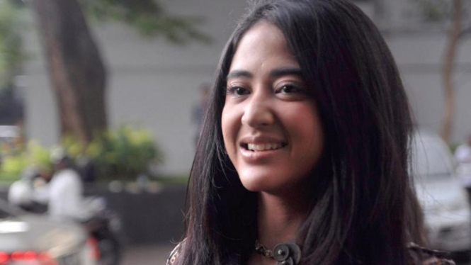 Dewi Perssik