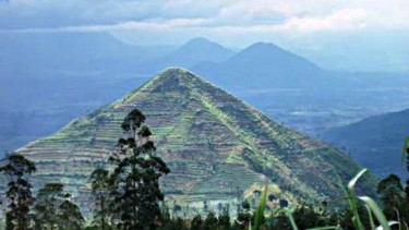 Gunung Sadahurip Garut (Credit: Turangga Seta)