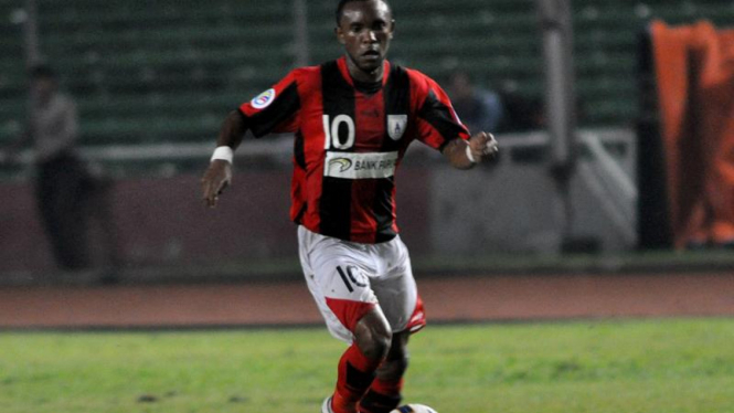 Zah Rahan Krangar, saat bermain untuk Persipura Jayapura.