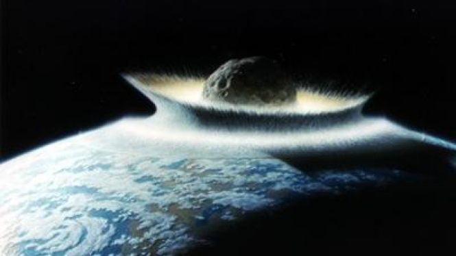 Sekitar 65 juta tahun lalu, asteroid berukuran sekitar 9,6 kilometer menghantam Bumi dan memusnahkan dinosaurus serta lebih dari 70 persen spesies makhluk hidup lain.