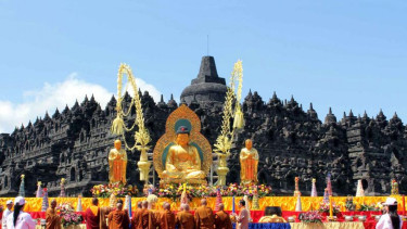 Perayaan Waisak 2555 BE di Borobudur