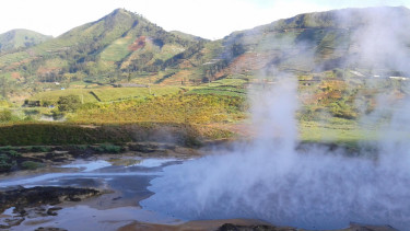Kawah Sileri Gunung Dieng. 