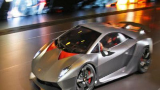 Kim Kardashian Hadiah Sang Anak Lamborghini