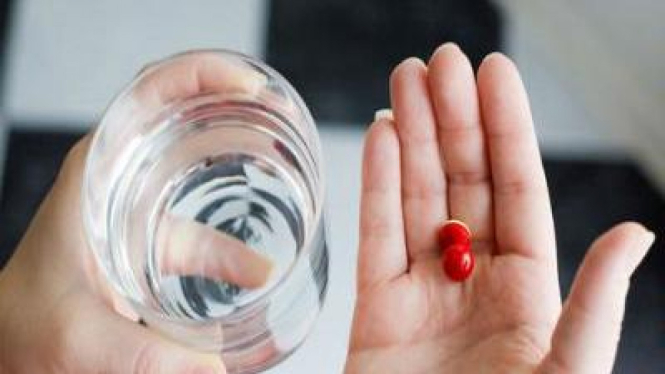 Minum Obat Antibiotik