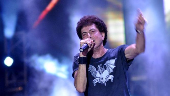 Vokalis God Bless, Achmad Albar.
