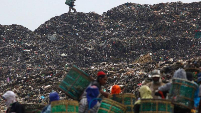 sampah di Bantar Gebang