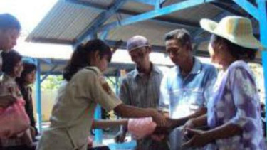 Ilustrasi Penyerahan Zakat