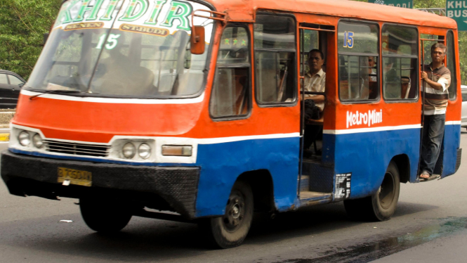 Metromini di Jakarta.