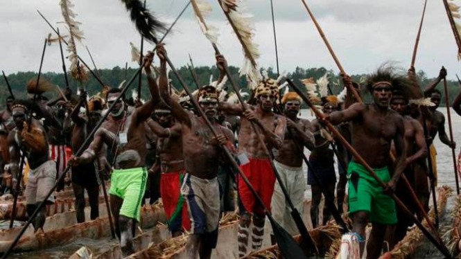 Suku Asmat di Provinsi Papua