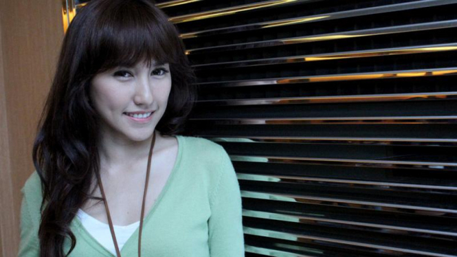 Louise Anastasya di Donor Darah MD Entertainment