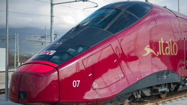 Kereta api super cepat produksi Italia