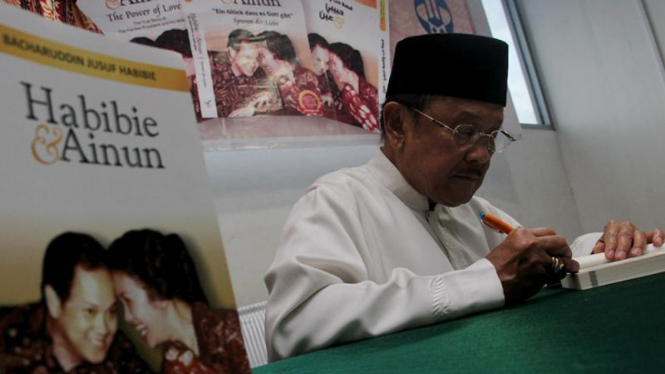 Launching Buku Habibie & Ainun Versi Inggris, Jerman, dan Arab