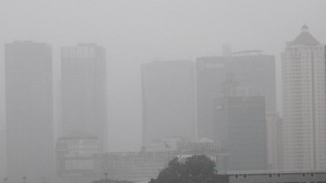 Kabut Tebal Selimuti Jakarta