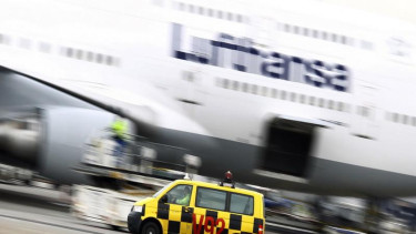 Pesawat Lufthansa di Bandara Internasional Frankfurt