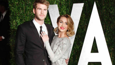 Miley Cyrus dan Liam Hemsworth.