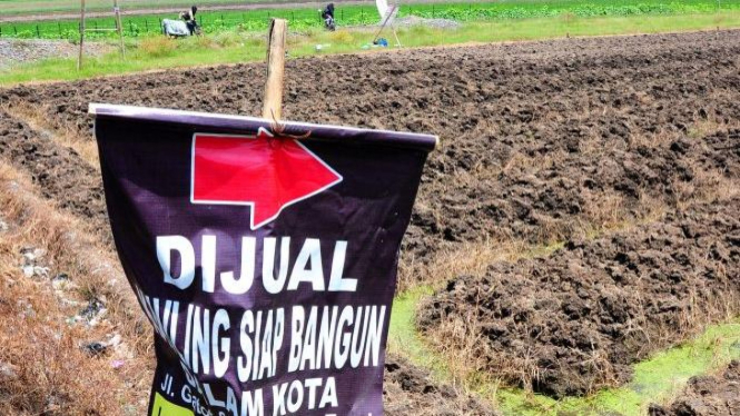 Iklan penjualan tanah pertanian untuk komersial/alih fungsi lahan (foto ilustrasi)