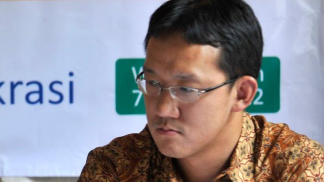 Sunny Tanuwidjaja, staf khusus Ahok.
