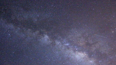 Hujan Meteor Lyrid.
