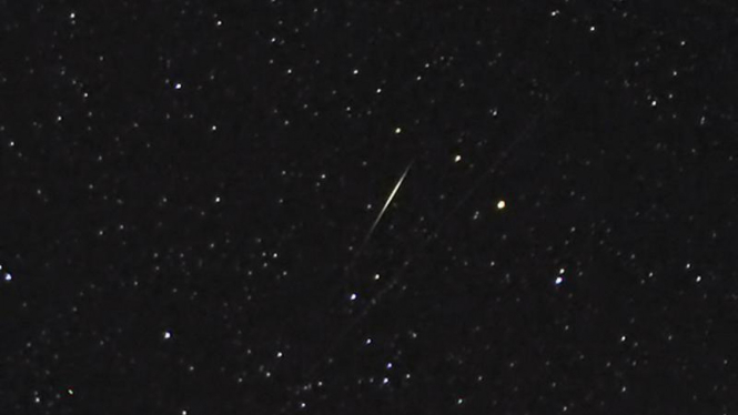 Hujan Meteor Lyrid.