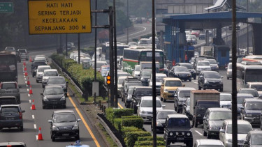 Contra Flow arus Lalin di Tol