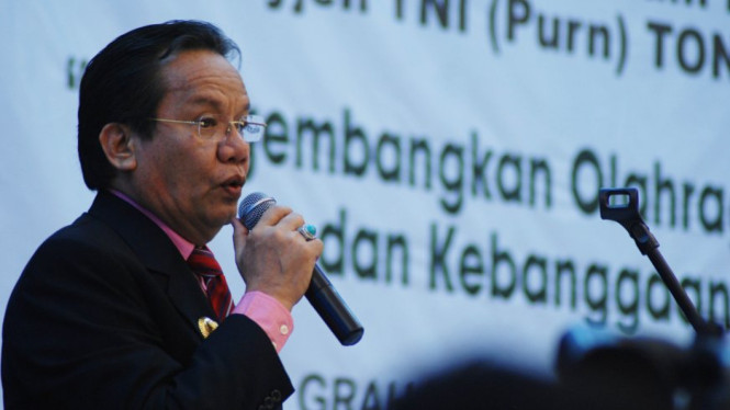 Gubernur Sulawesi Tengah Longki Djanggola
